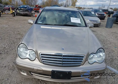 2005 Mercedes-Benz C 320 Luxury 4Matic from USA, damaged, VIN WDBRF84J85F654531